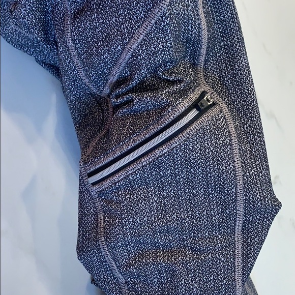 Athleta Workout Crops • XXS - Picture 2 of 4